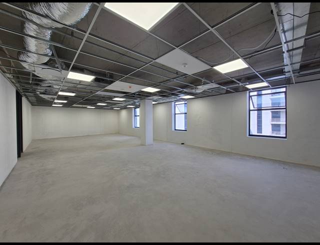178M² OFFICE TO LET IN GLENADRIENNE EAST